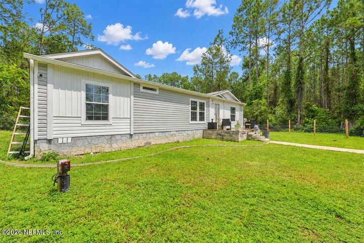 Property Photo:  676 S County Road 315  FL 32148 