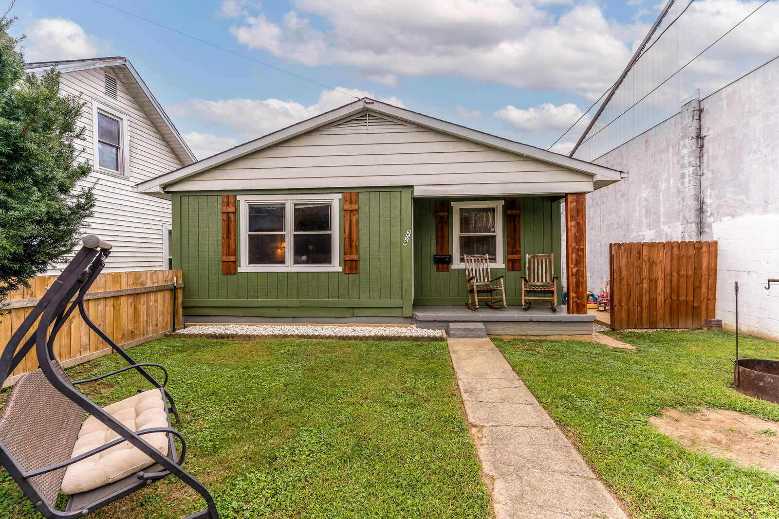 Property Photo:  209 Montjoy Street  KY 41040 