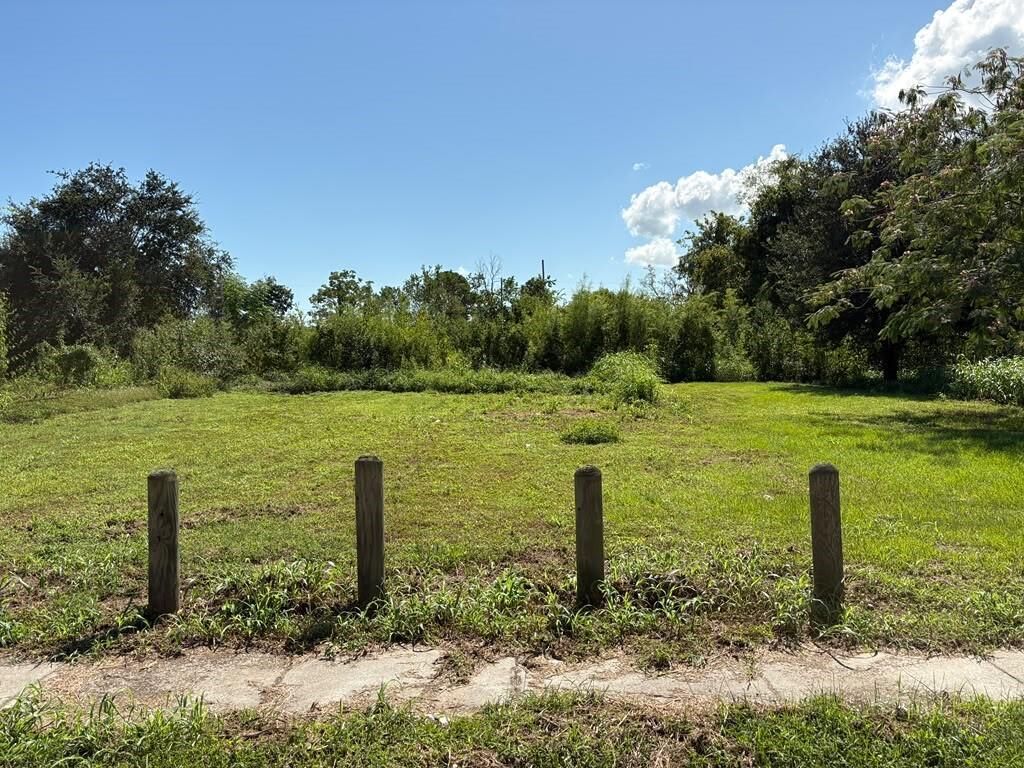 Property Photo: 1629 Gordon Street LA 70117