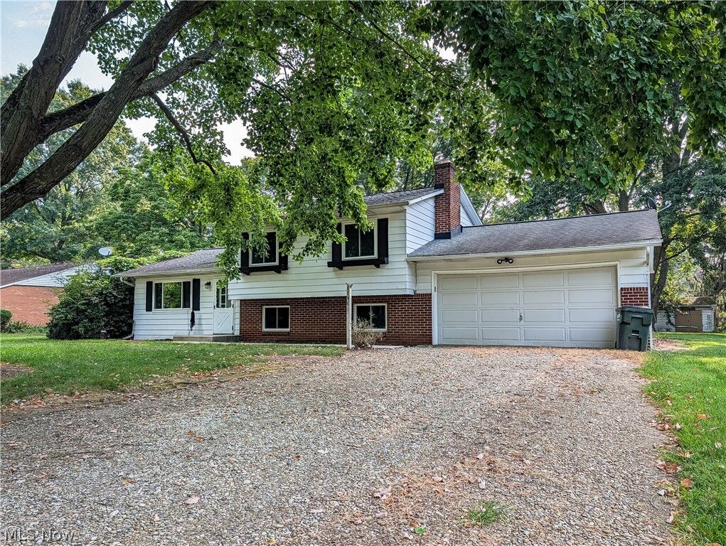 Property Photo:  8636 Camelot Avenue NW  OH 44614 