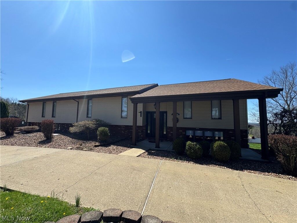 Property Photo: 52250 Sidon Road OH 43935