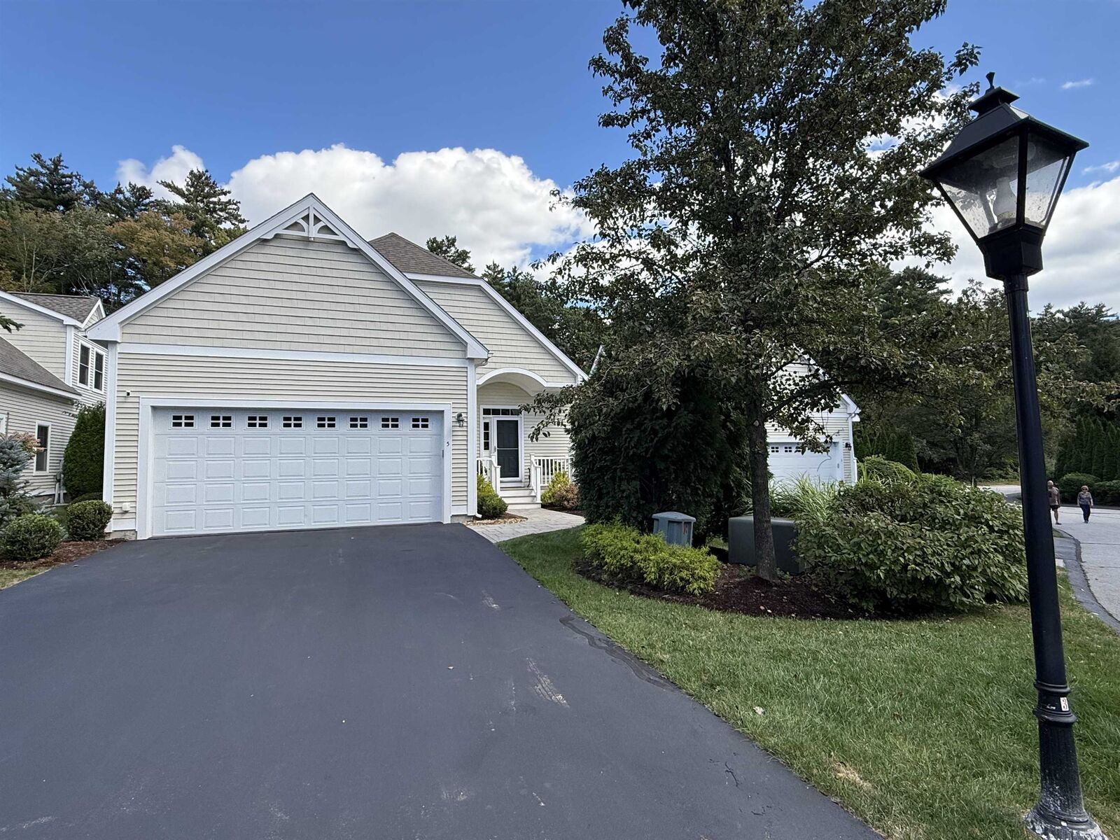 Property Photo:  5 Metea Lane  NH 03110 