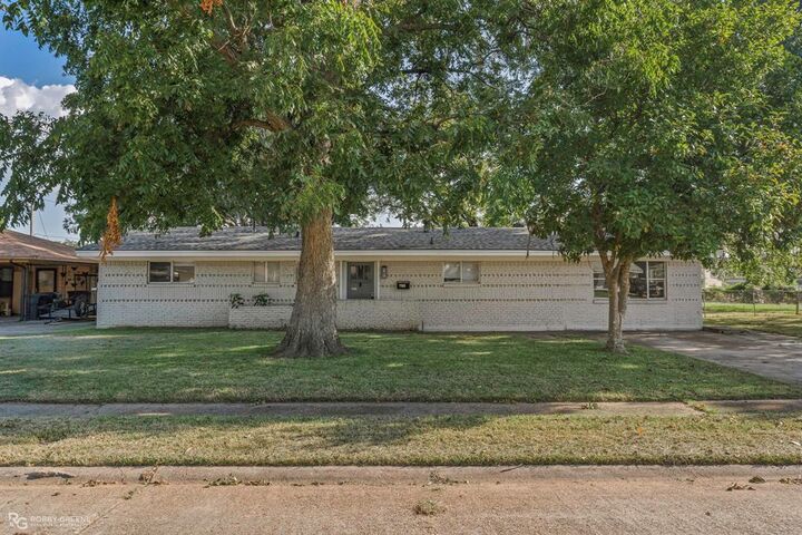 Property Photo: 1106 Caroline Drive LA 71112