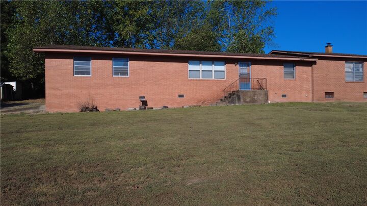 Property Photo: 1802 N 7 Highway AR 72601