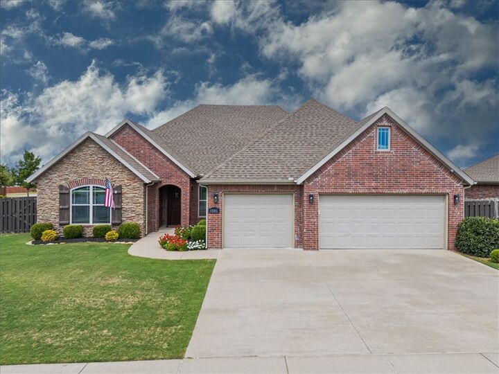 Property Photo: 4846 W Wales Drive AR 72704