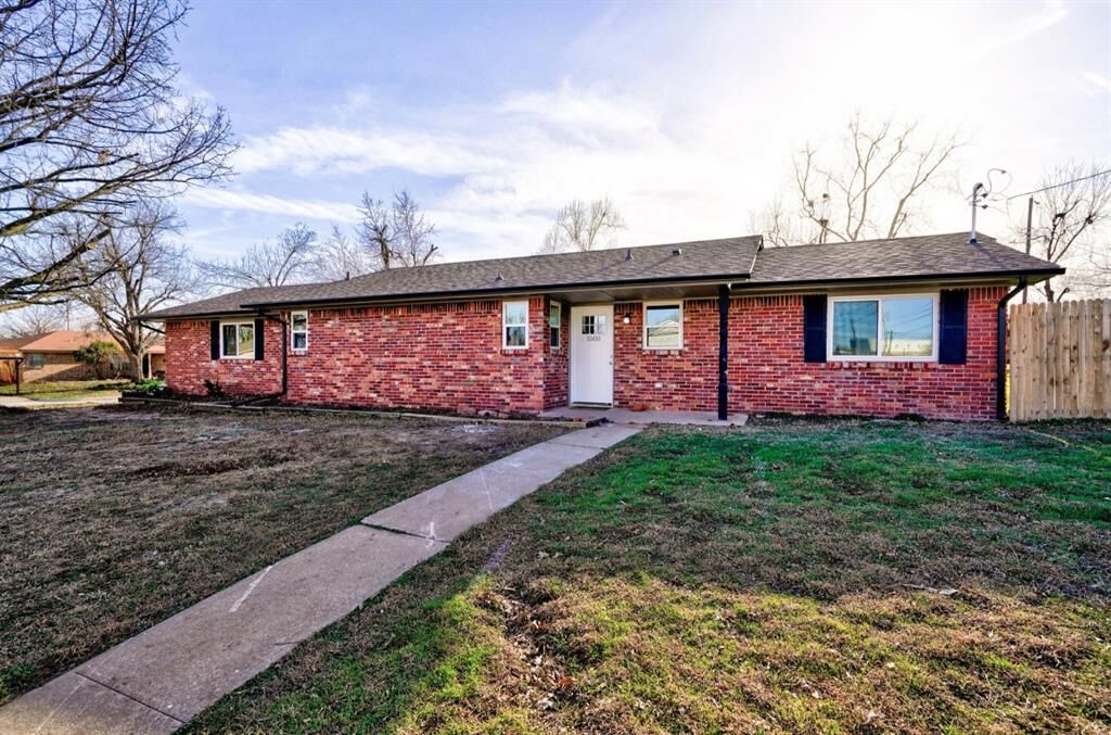 Property Photo:  1500 SW 79th Terrace  OK 73159 