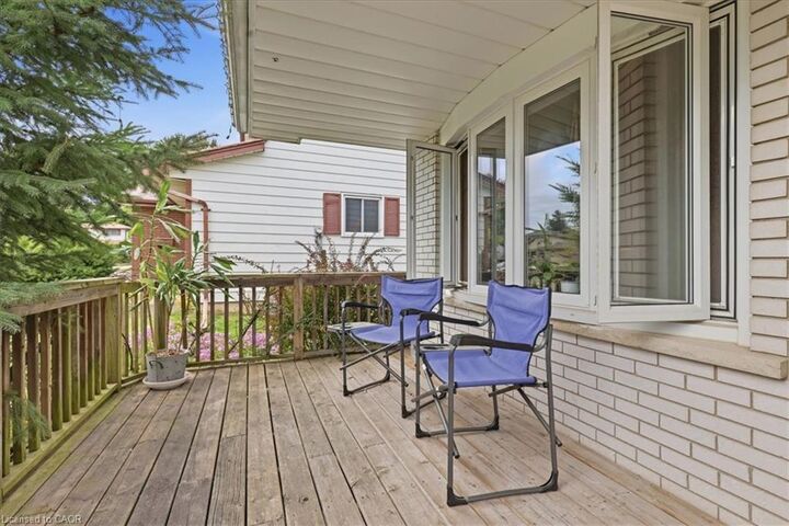 Property Photo:  18 Forest Glen Court  ON N2N 1E2 