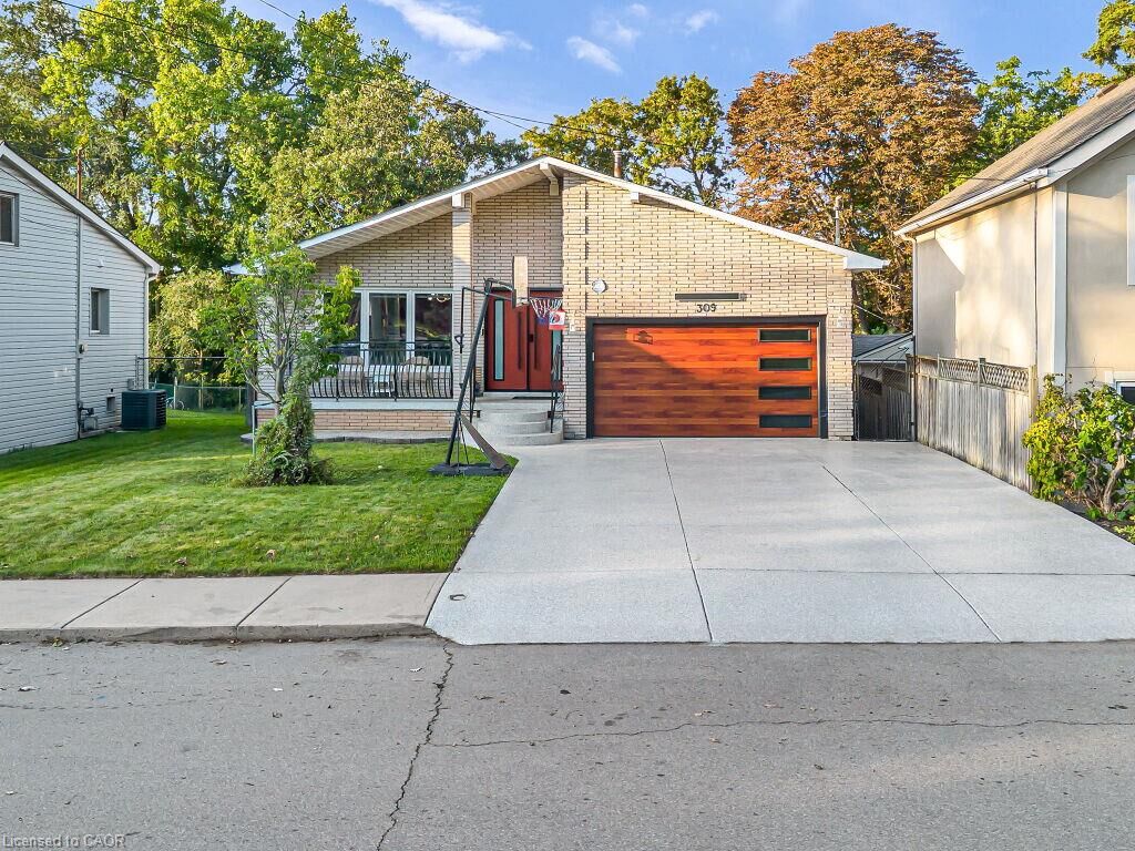 Property Photo:  309 Hixon Road  ON L8K 2C8 