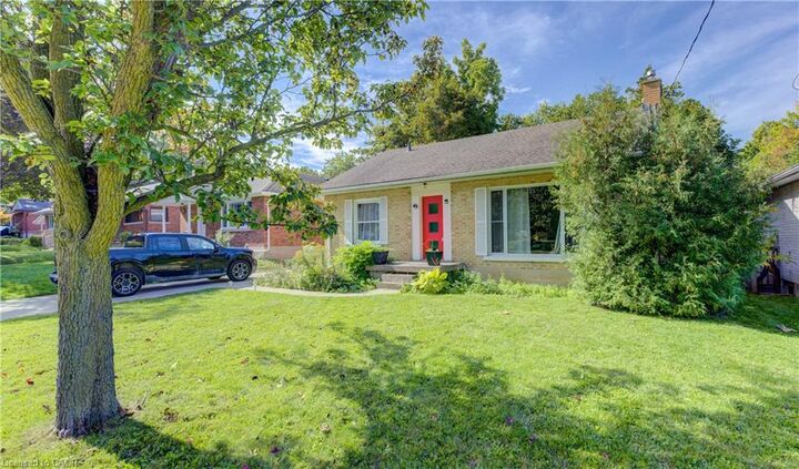 Property Photo:  49 Dietz Avenue S  ON N2L 2J8 