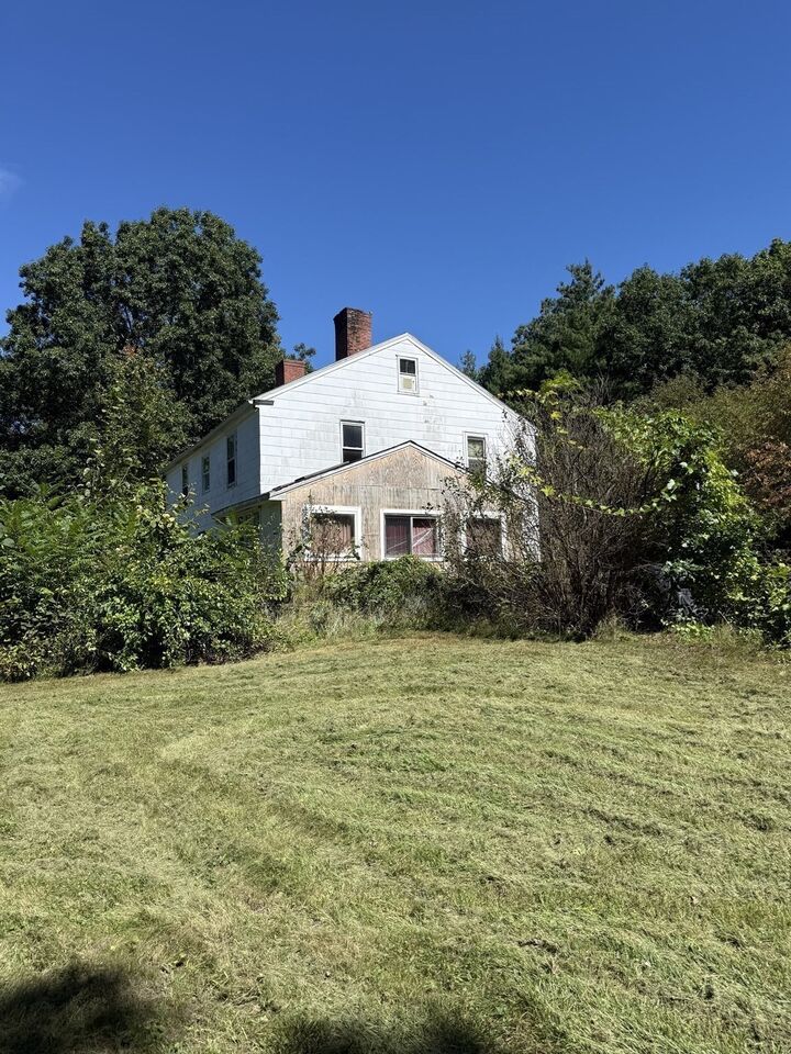 Property Photo:  153 Johnny Appleseed Ln  MA 01453 
