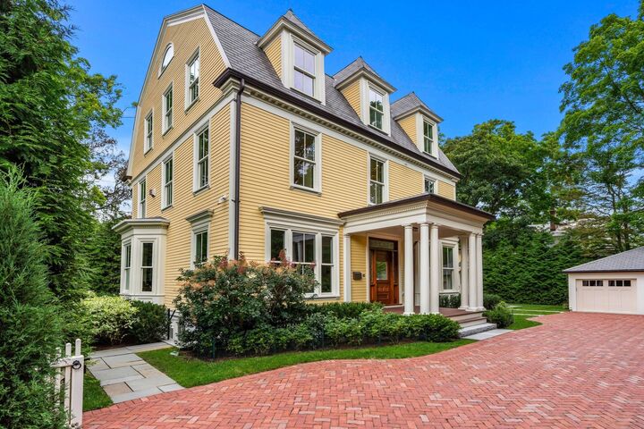 Property Photo:  68 Sparks Street  MA 02138 