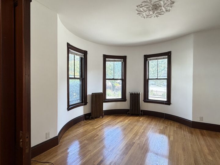 Property Photo:  29 Greene St 1  MA 02143 