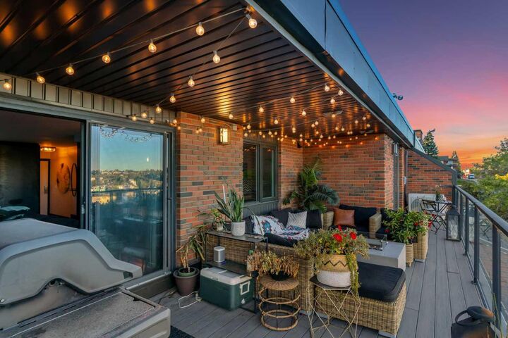 Property Photo:  354 2 Avenue NE 401  AB T2E 0E4 
