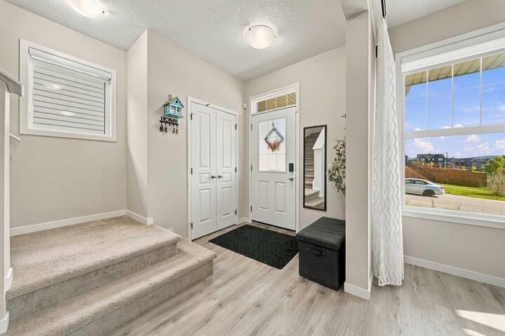 Property Photo:  35 Heritage Rise  AB T4C 2R5 