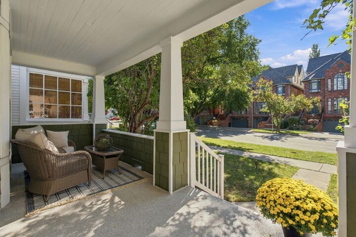 Property Photo: 814 19 Avenue SW AB T2T 0H5