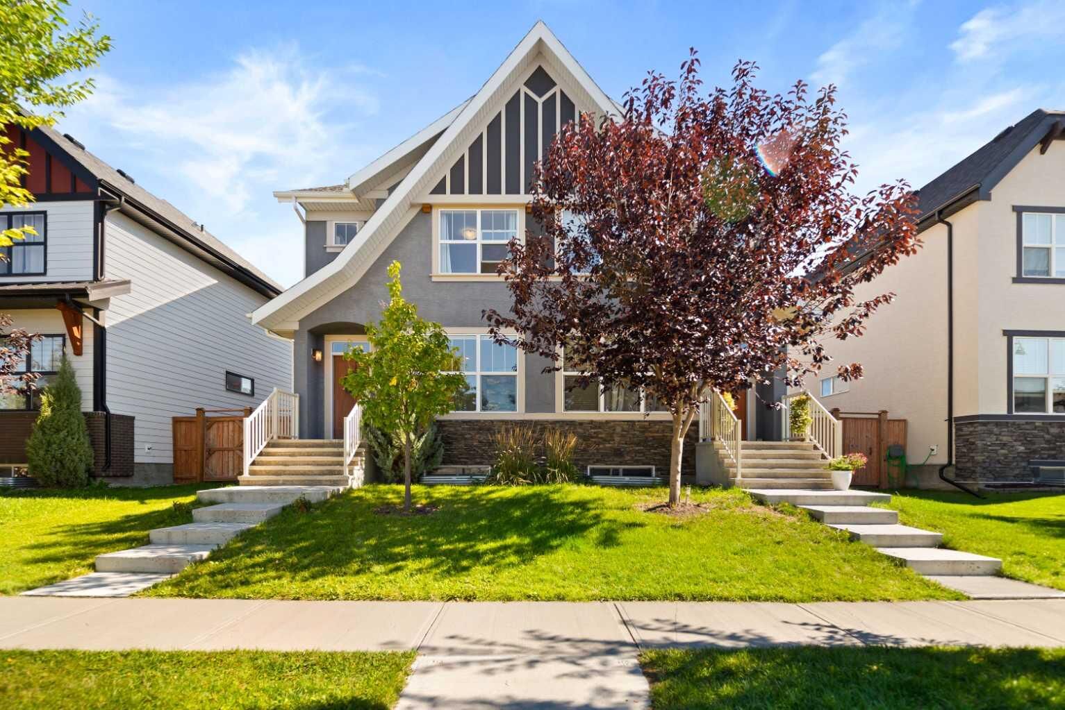 Property Photo:  855 Mahogany Boulevard SE  AB T3M 2H1 