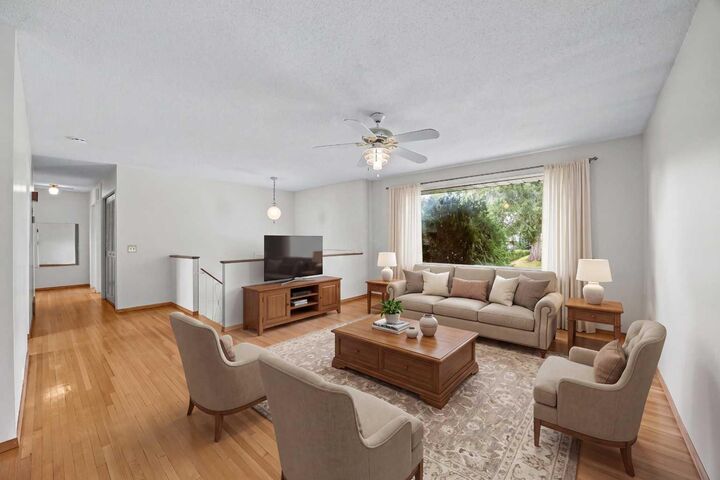 Property Photo:  6904 8 Street NW  AB T2K 1G1 