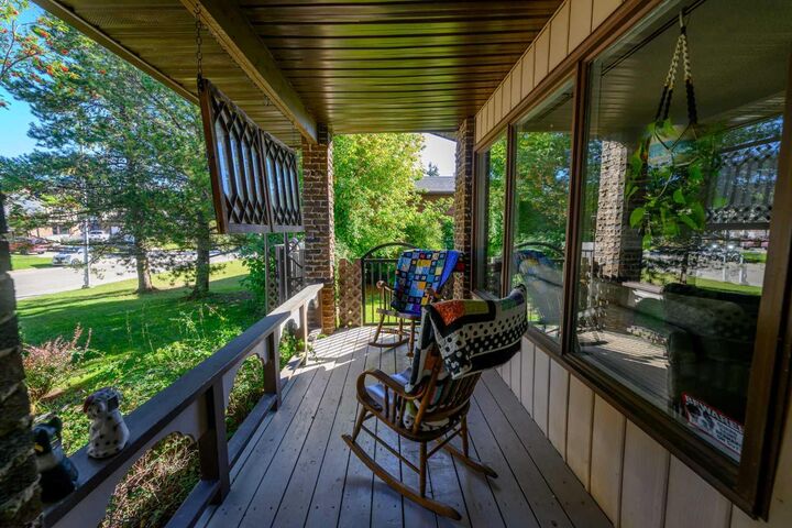 Property Photo:  9905 75 Avenue  AB T8V 4X2 
