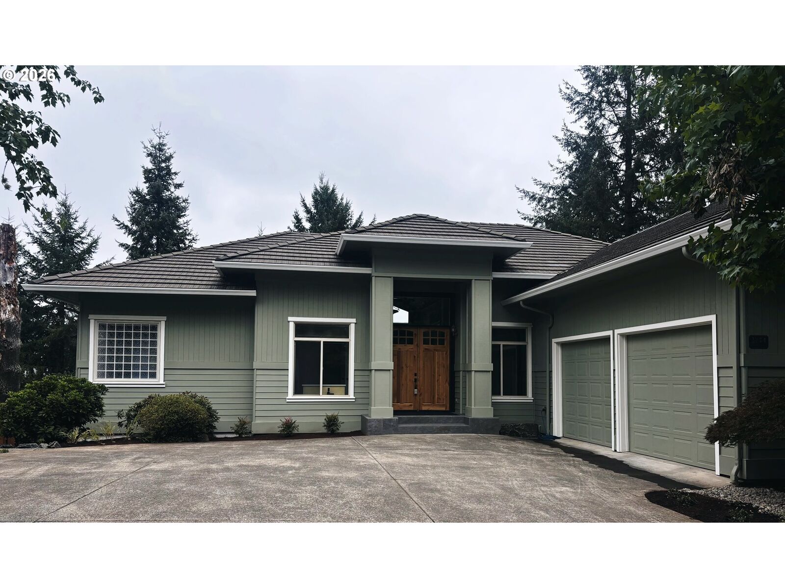 Property Photo: 3244 Wintercreek Dr OR 97405