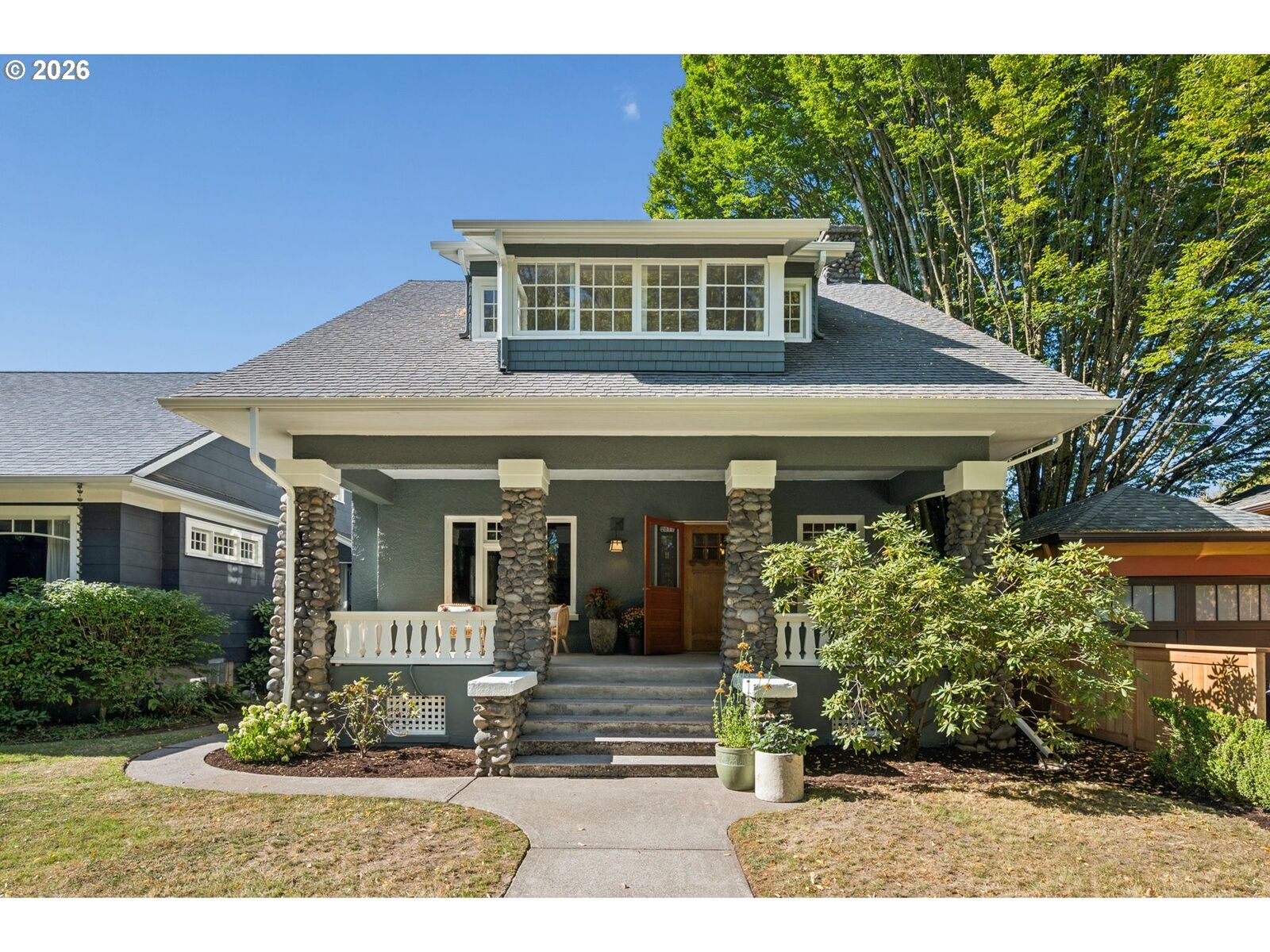 Property Photo: 2017 SE Elliott Ave OR 97214