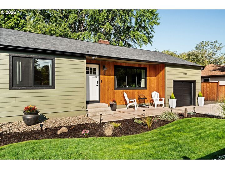 Property Photo: 1928 Arthur St OR 97405