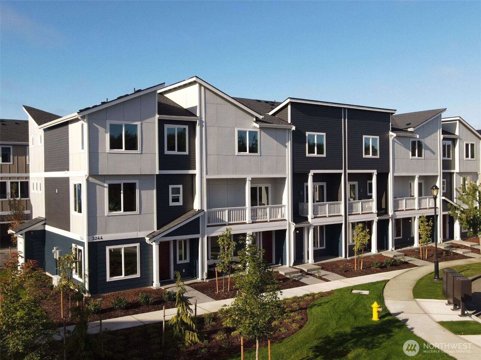Property Photo: 32432 Anchor Avenue SE WA 98010