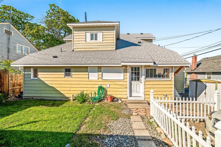 Property Photo:  415  Palouse Street  WA 98801 