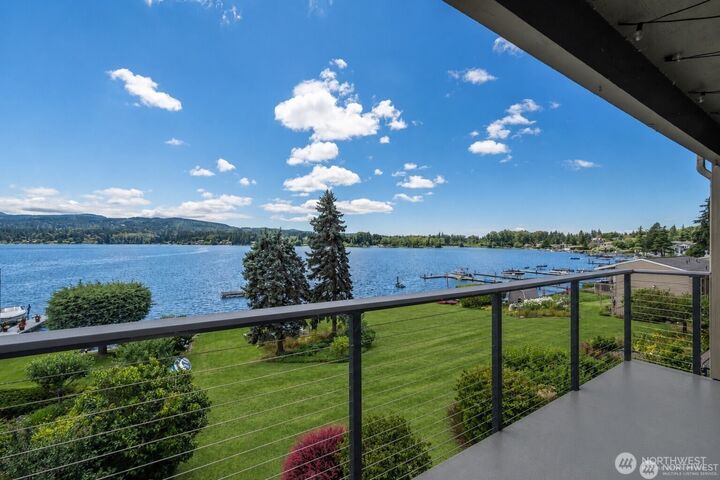 Property Photo:  610  Northshore Drive 6121  WA 98226 