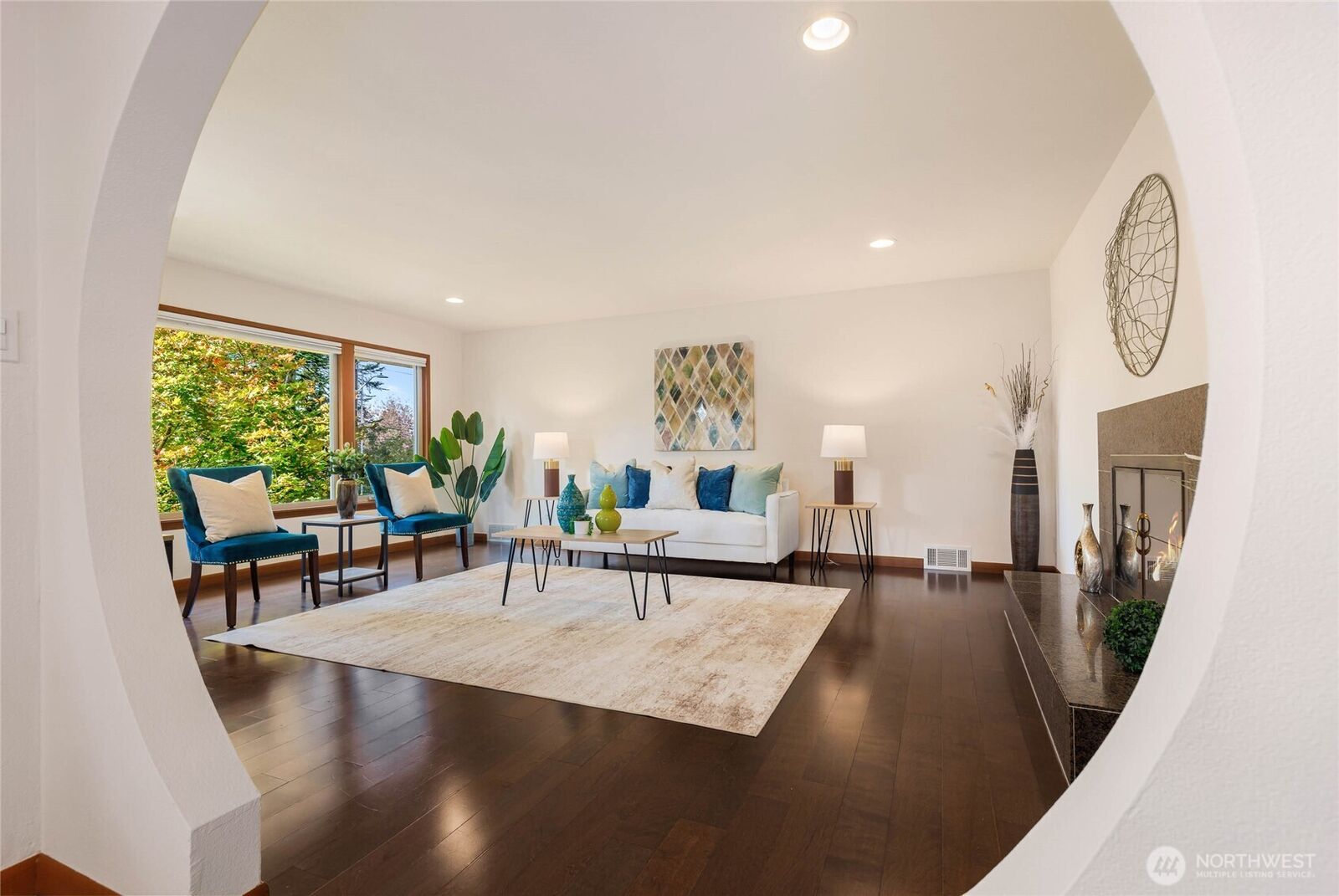 Property Photo: 11704 Palatine Avenue N WA 98133