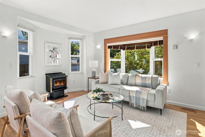 Property Photo:  4616  49th Avenue S  WA 98118 