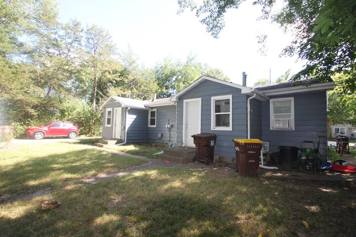 Property Photo: 1010-1012 40th Avenue IL 61109
