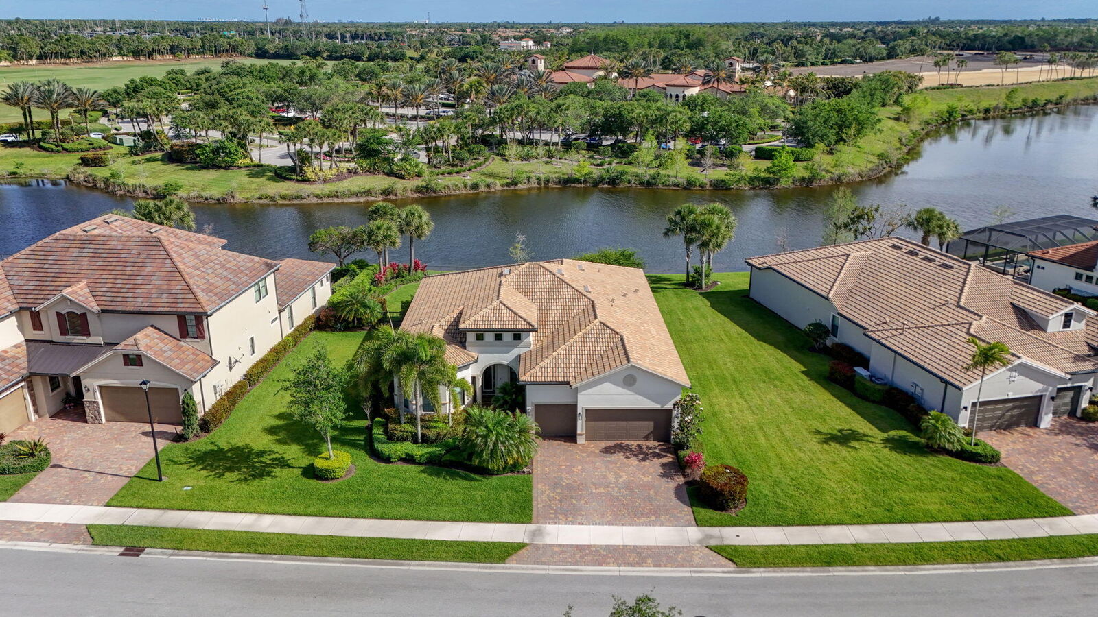 Property Photo:  532 Sonoma Isles Circle  FL 33478 