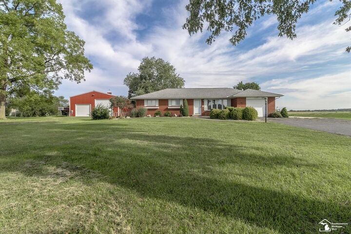 Property Photo: 270 E Sterns Road MI 48182