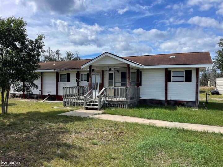 Property Photo: 586 S Headquarters Road MI 49738