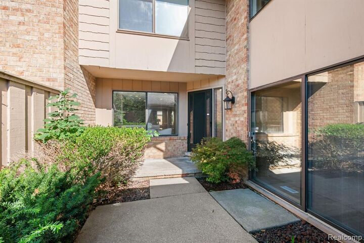 Property Photo: 7137 Pebble Park Drive MI 48322
