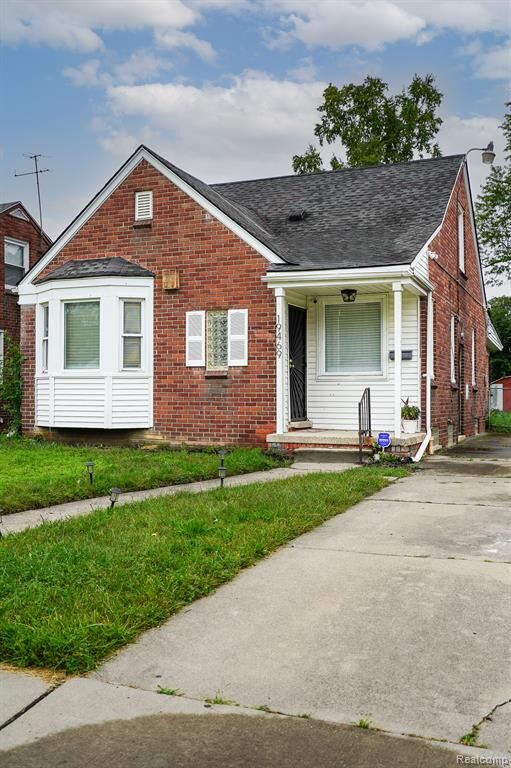 Property Photo: 19469 Whitcomb Street MI 48235