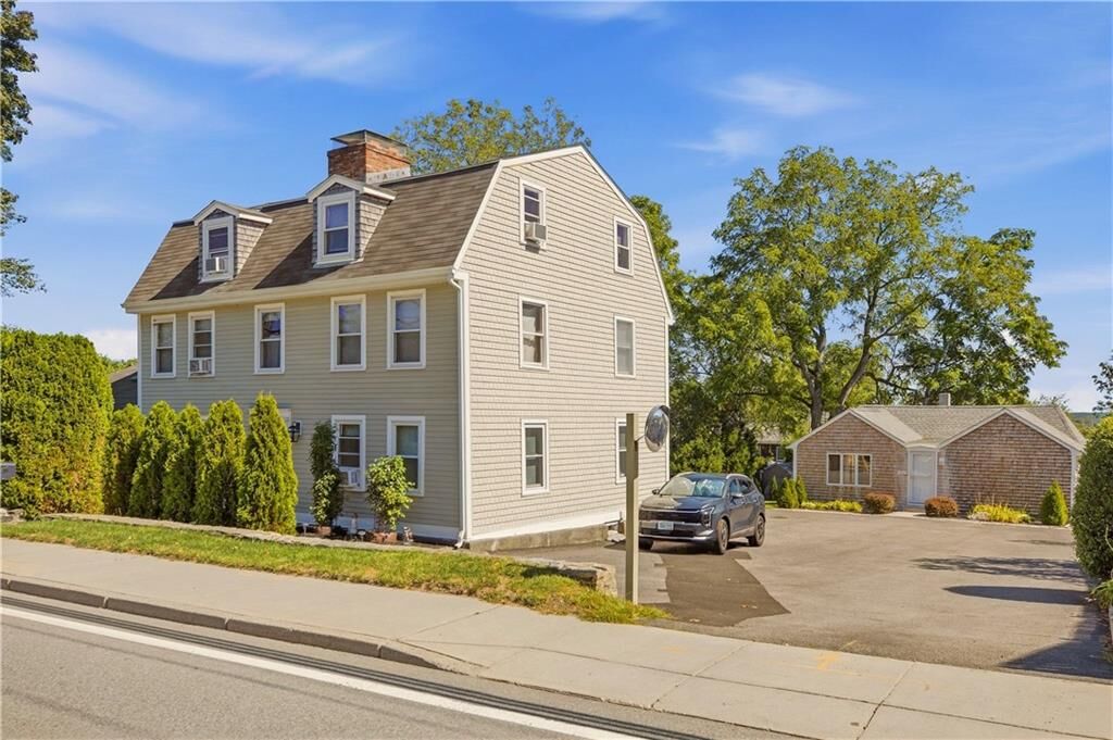 Property Photo: 2801 East Main Road RI 02871