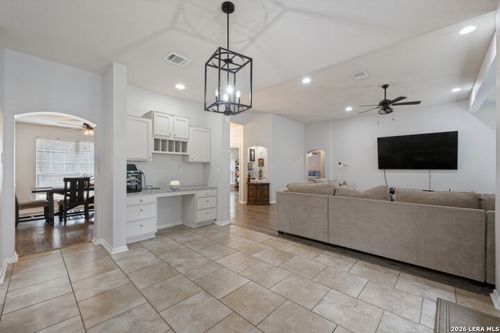 Property Photo: 653 Lake Valley Dr TX 78121