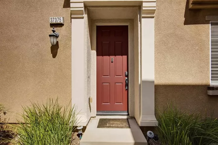 Property Photo: 37375 Paseo Tulipa CA 92563