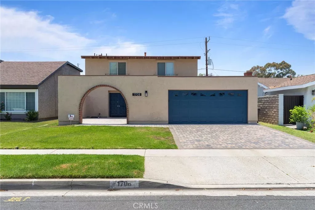 Property Photo:  1708 E Cyrene  CA 90746 