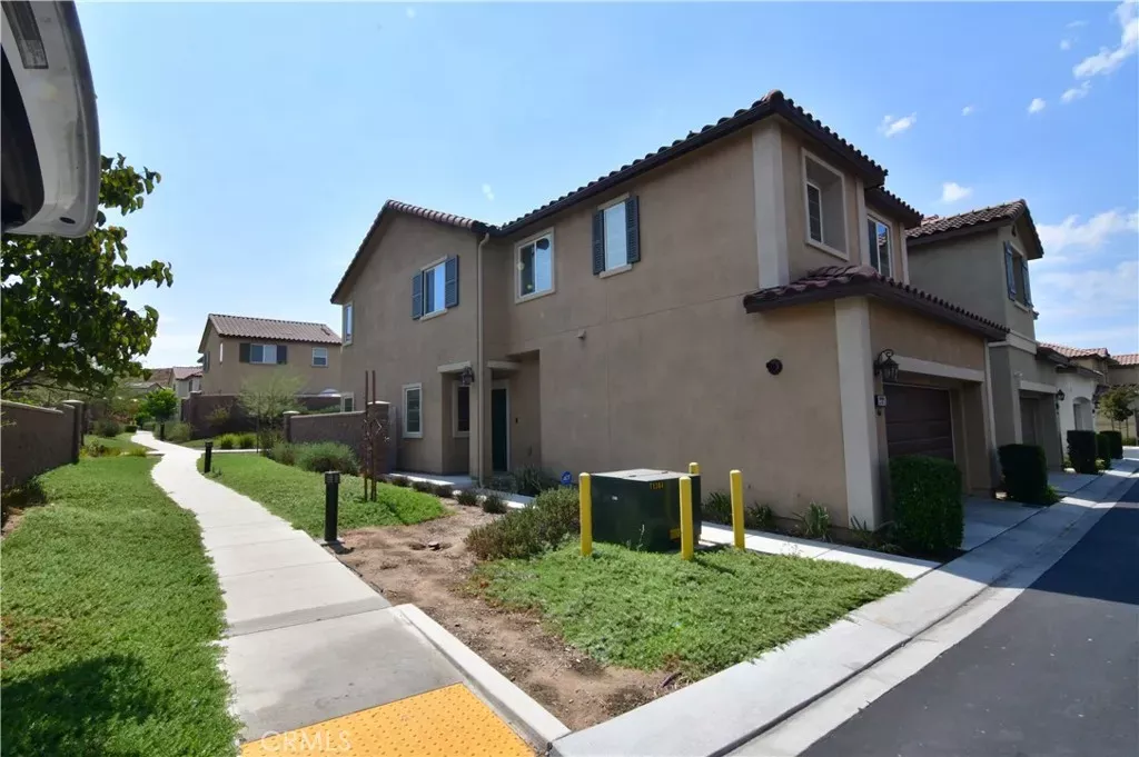Property Photo:  27371 Red Rock Rd  CA 92555 