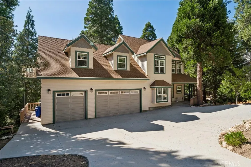 Property Photo:  296 Grass Valley  CA 92352 