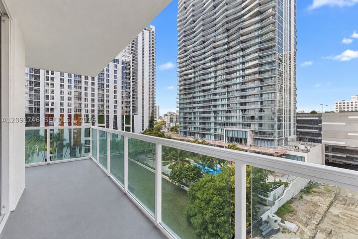 Property Photo:  500 NE 29th St 804  FL 33137 