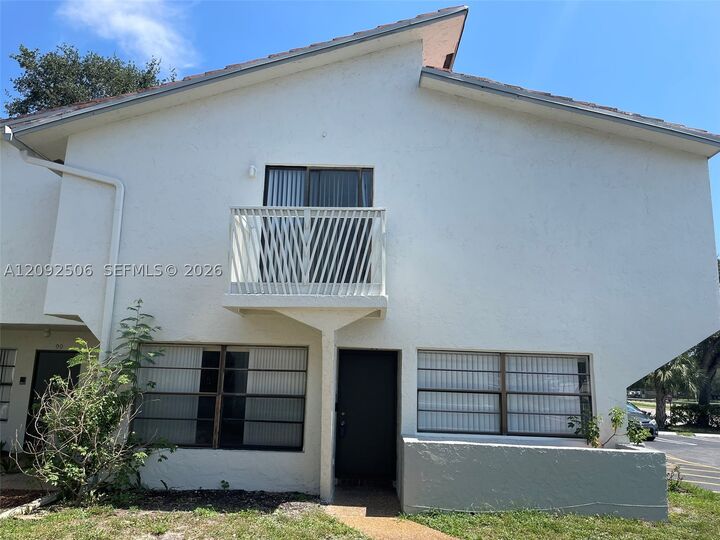 Property Photo:  2580 Coral Springs Dr 2580  FL 33065 