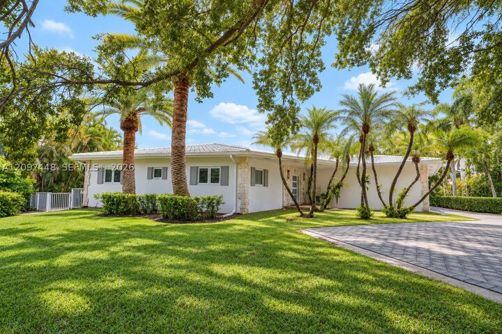 Property Photo: 705 Bella Vista Ave FL 33156