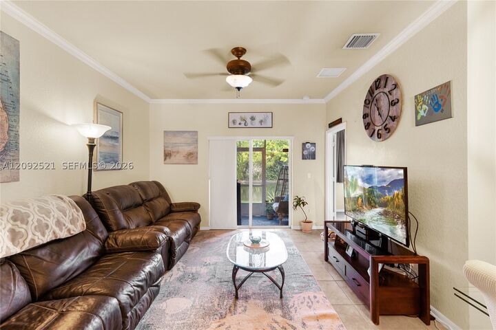Property Photo:  9052 Plymouth Pl 9052  FL 33321 