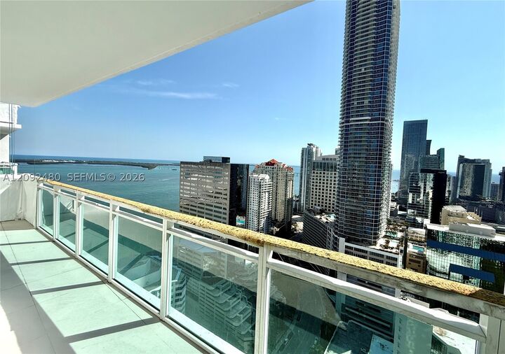 Property Photo:  
