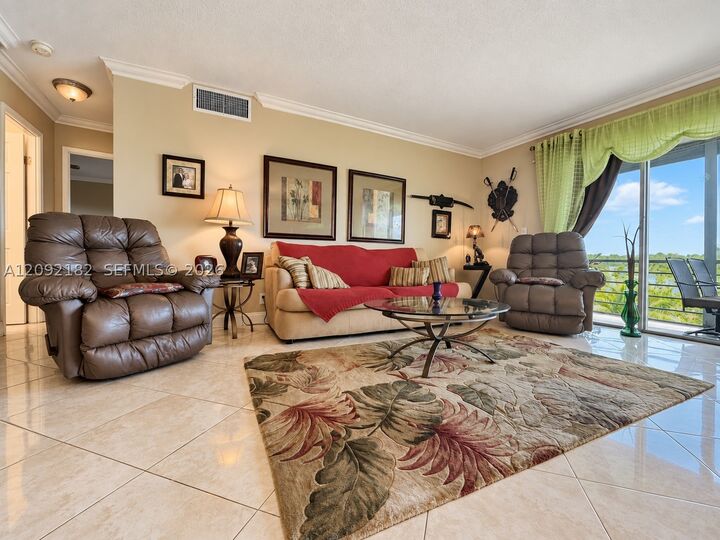 Property Photo:  1000 NE 14th Ave 703  FL 33009 