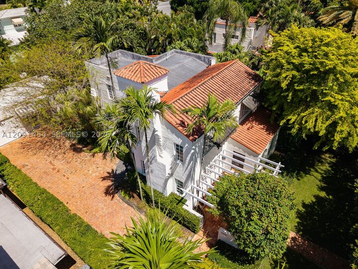 Property Photo: 1229 Asturia Ave FL 33134