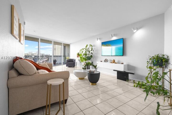 Property Photo: 6901 Environ Blvd 7F FL 33319